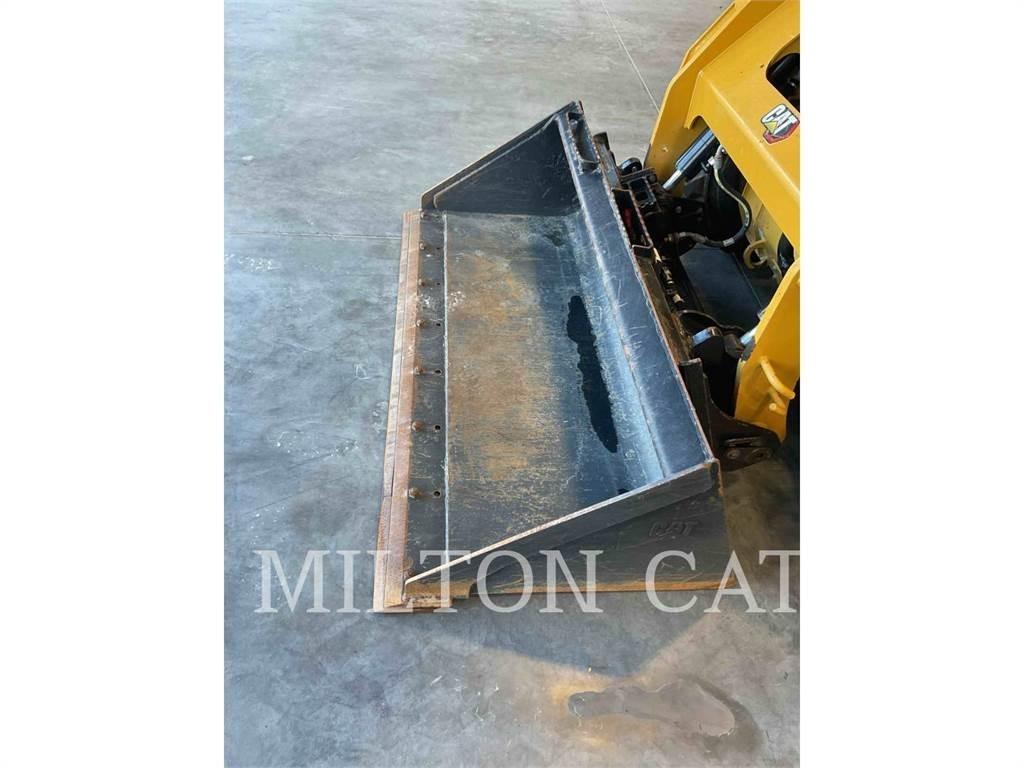 CAT 242D3 Minicargadoras
