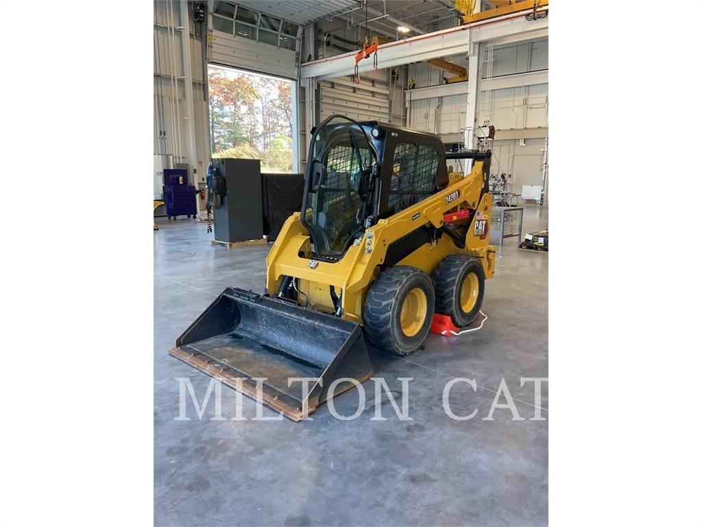 CAT 242D3 Minicargadoras