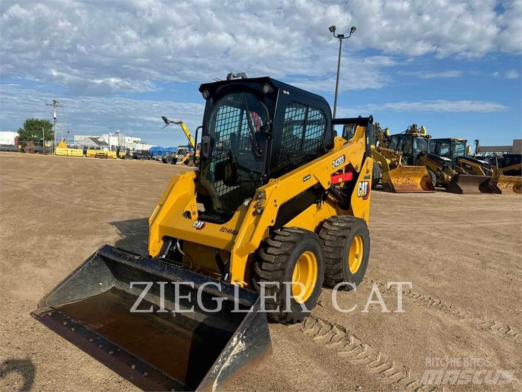 CAT 242D3 Minicargadoras