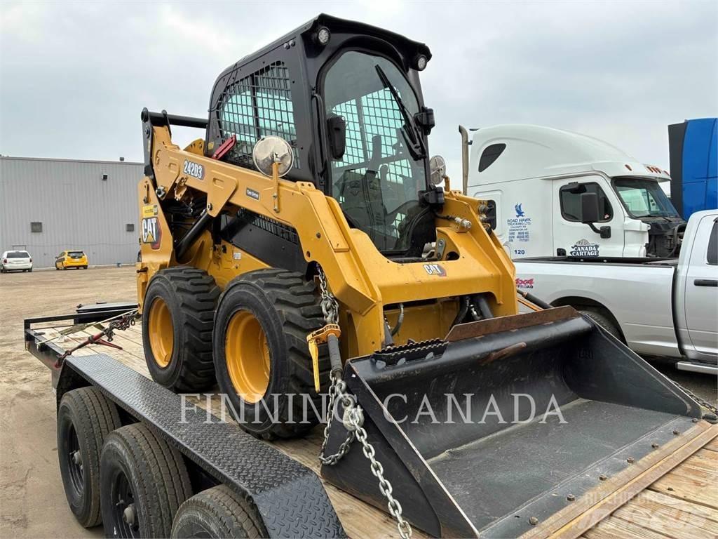 CAT 242D3 Minicargadoras