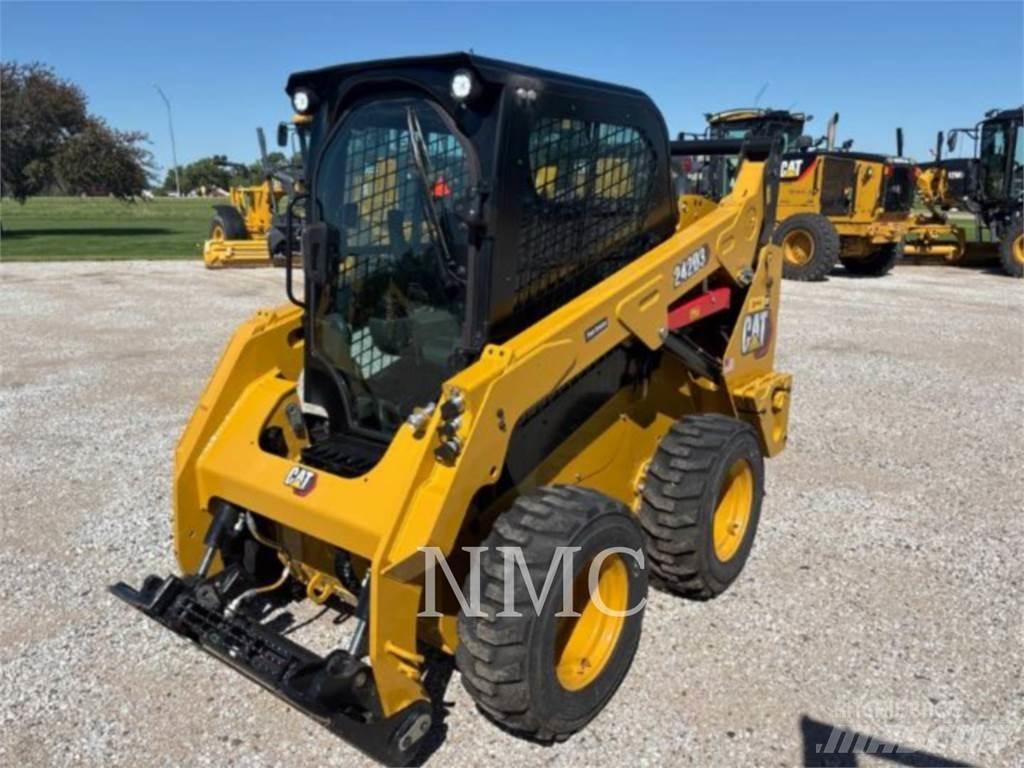 CAT 242D3 Minicargadoras