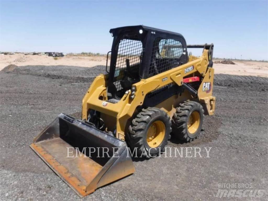 CAT 242D3 Minicargadoras