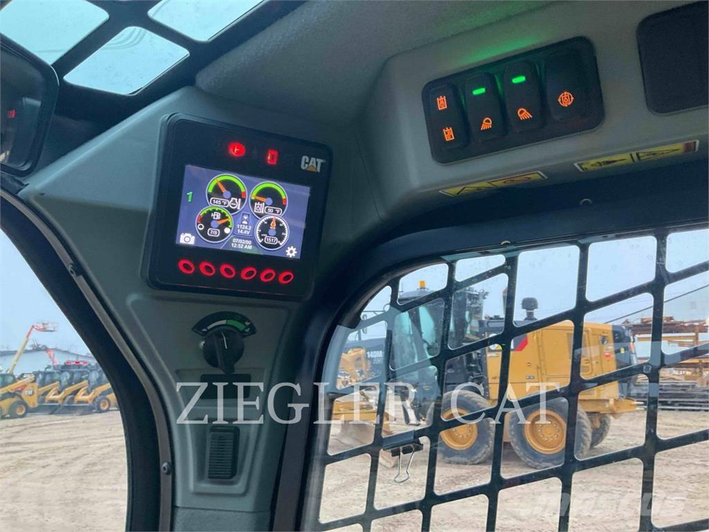 CAT 242D3 Minicargadoras