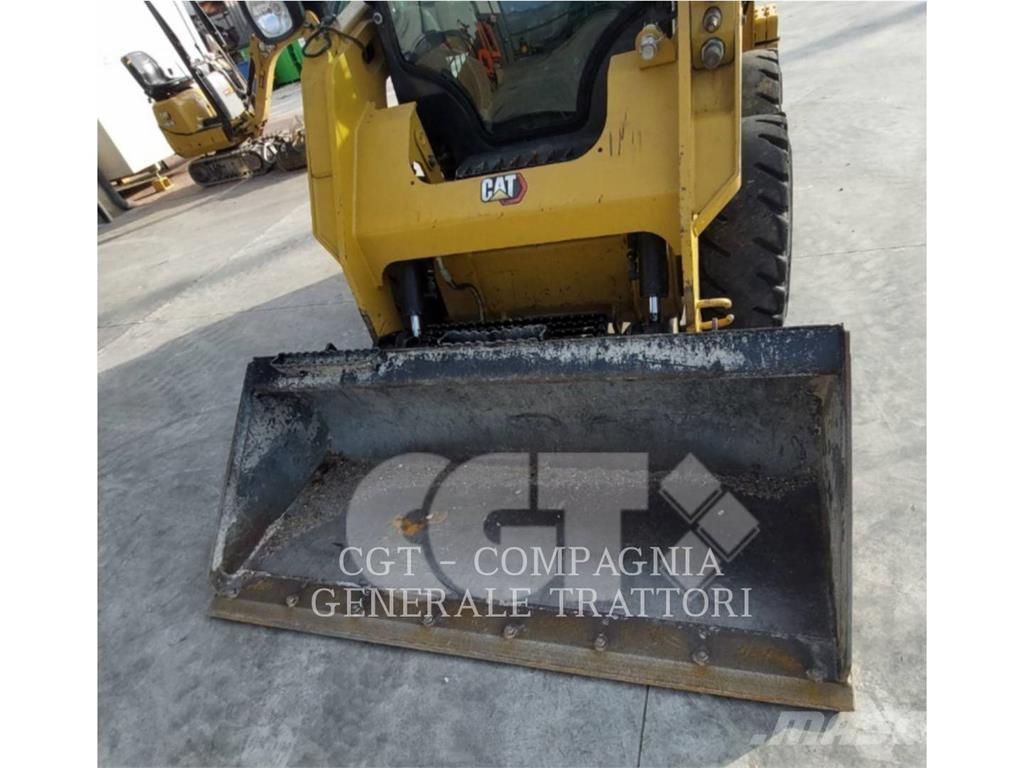 CAT 242D3 Minicargadoras