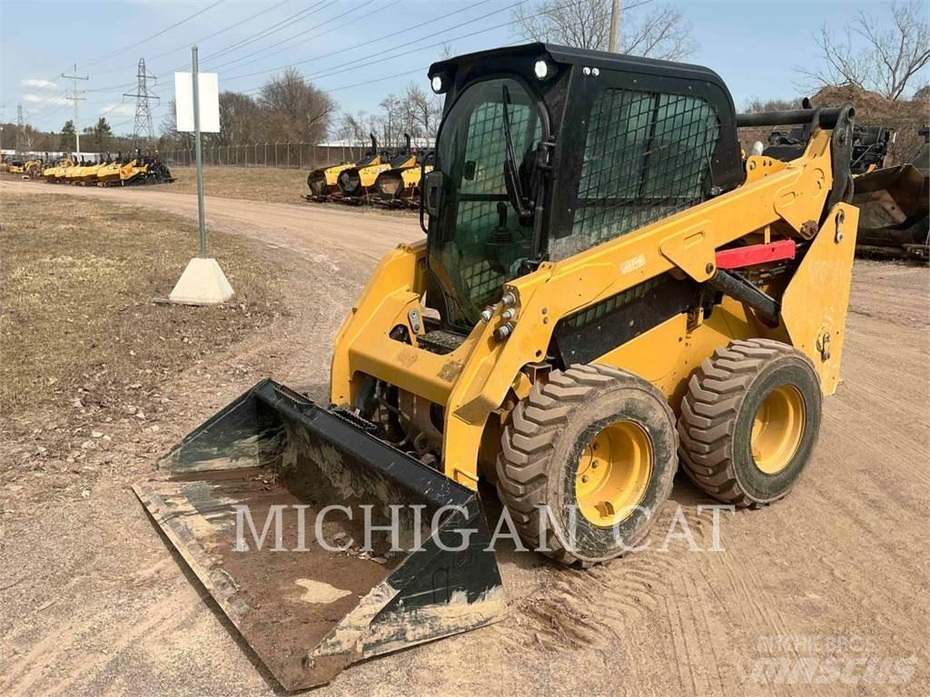CAT 242D3 AQ+ Minicargadoras