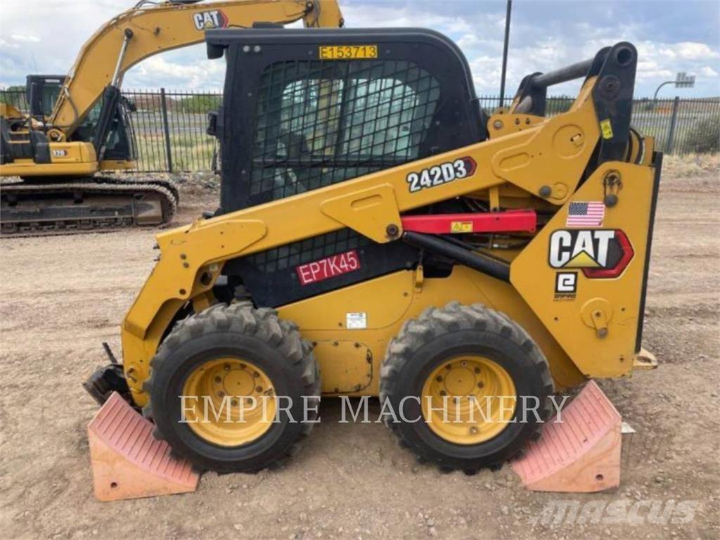 CAT 242D3 CA Minicargadoras