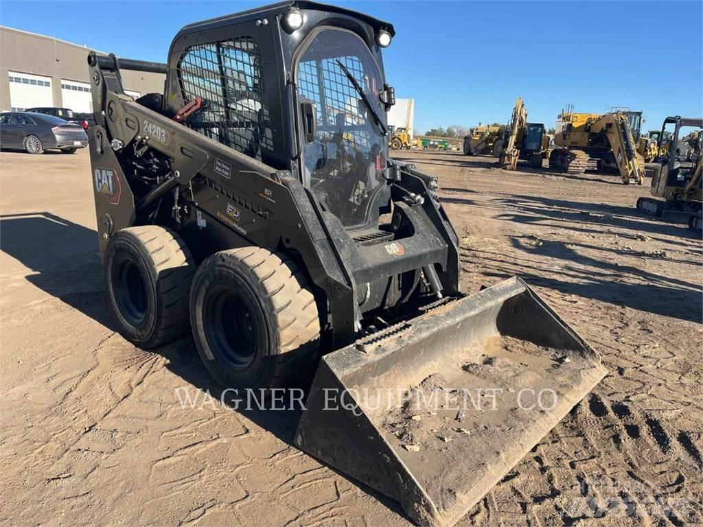 CAT 242D3 HF Minicargadoras