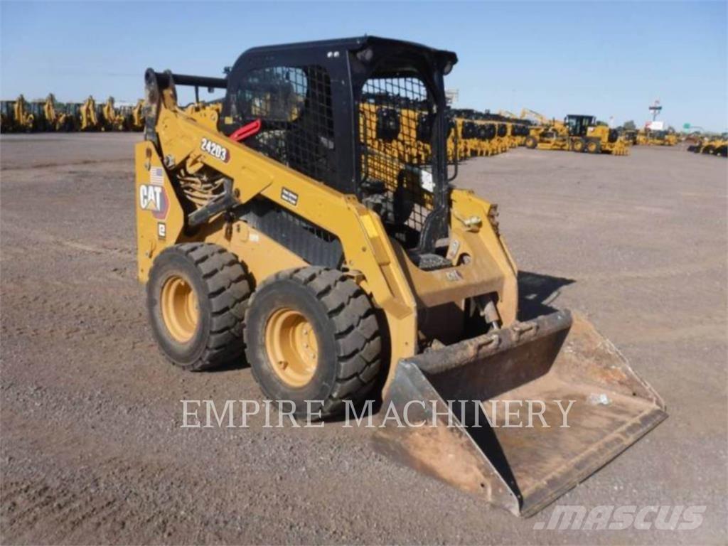 CAT 242D3 HF Minicargadoras