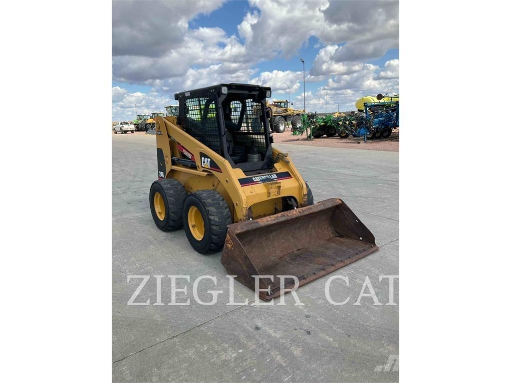 CAT 246 Minicargadoras