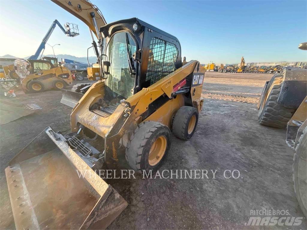 CAT 246D2 C3H4 Minicargadoras