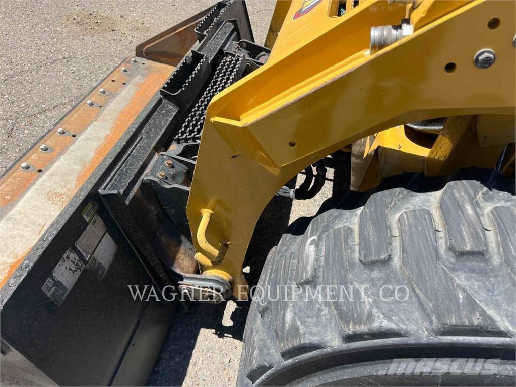 CAT 246D3 Minicargadoras
