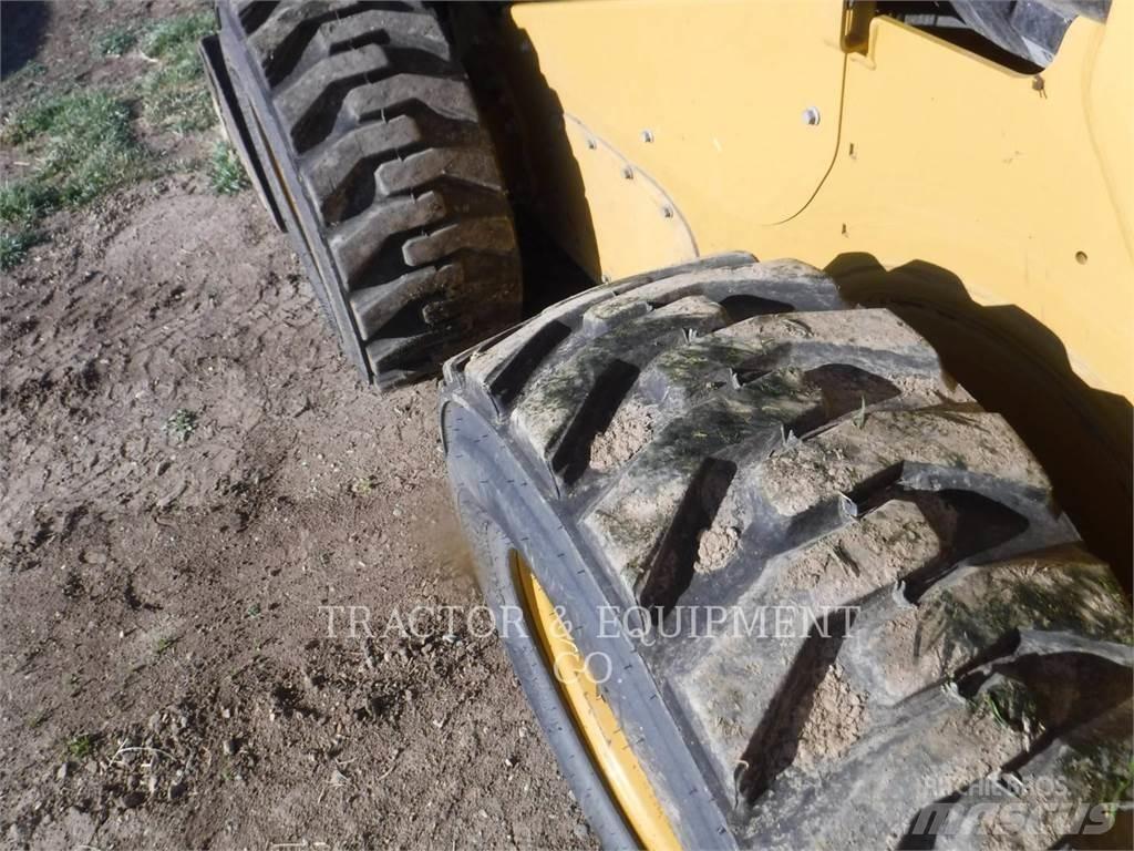 CAT 246D3 Minicargadoras
