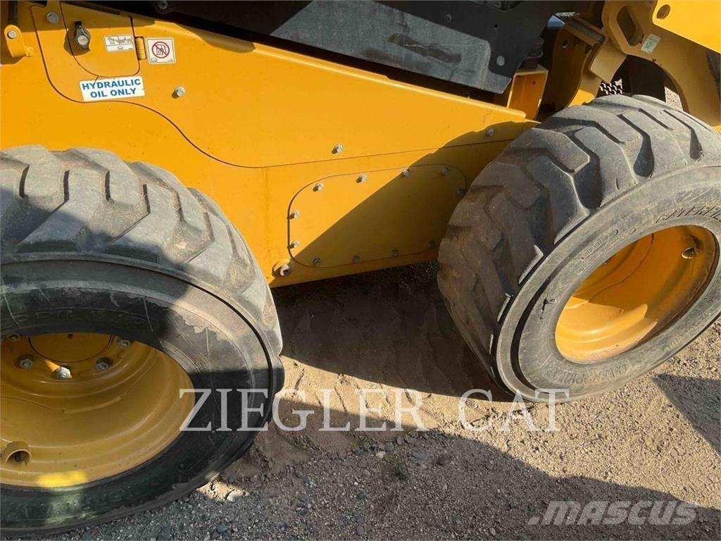 CAT 246D3 Minicargadoras