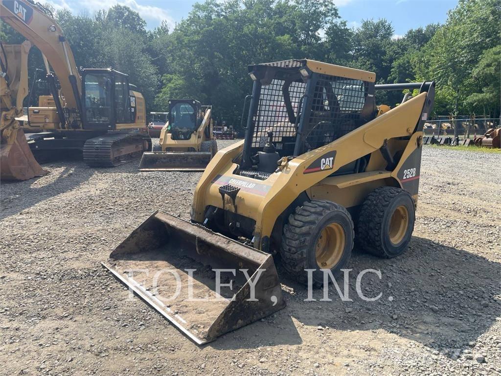 CAT 252B Minicargadoras