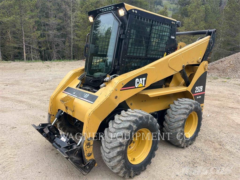 CAT 252B Minicargadoras