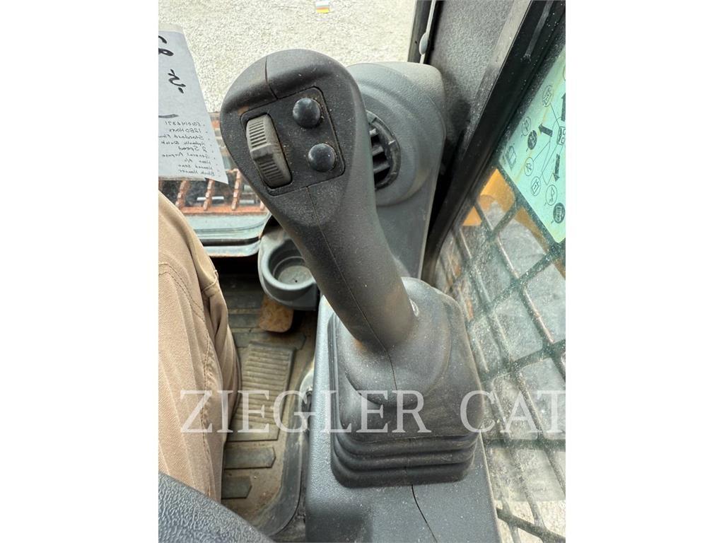 CAT 262D3 Minicargadoras