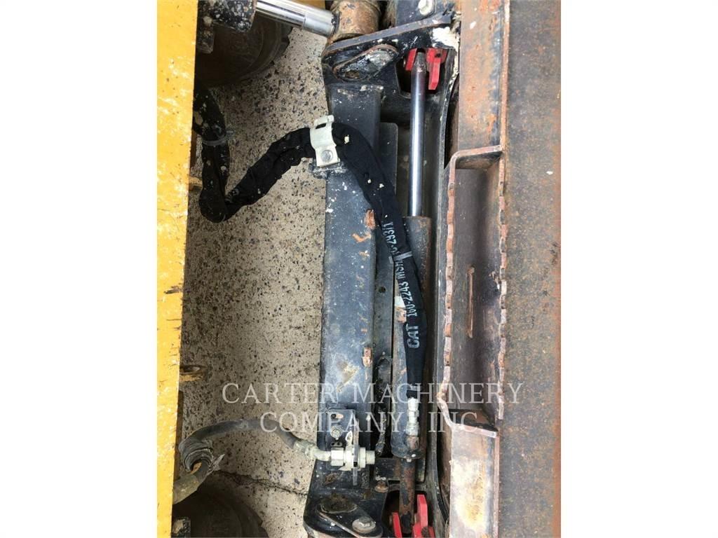 CAT 272 Minicargadoras