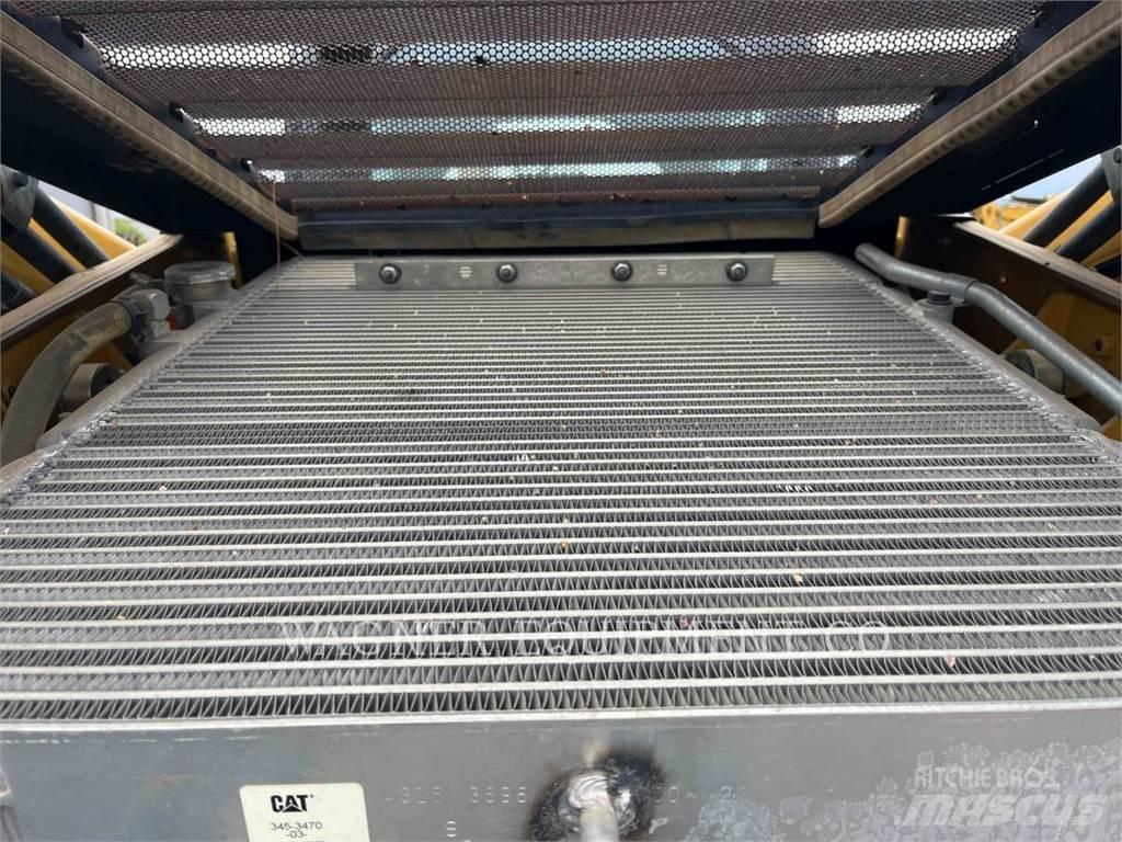 CAT 272D2 Minicargadoras