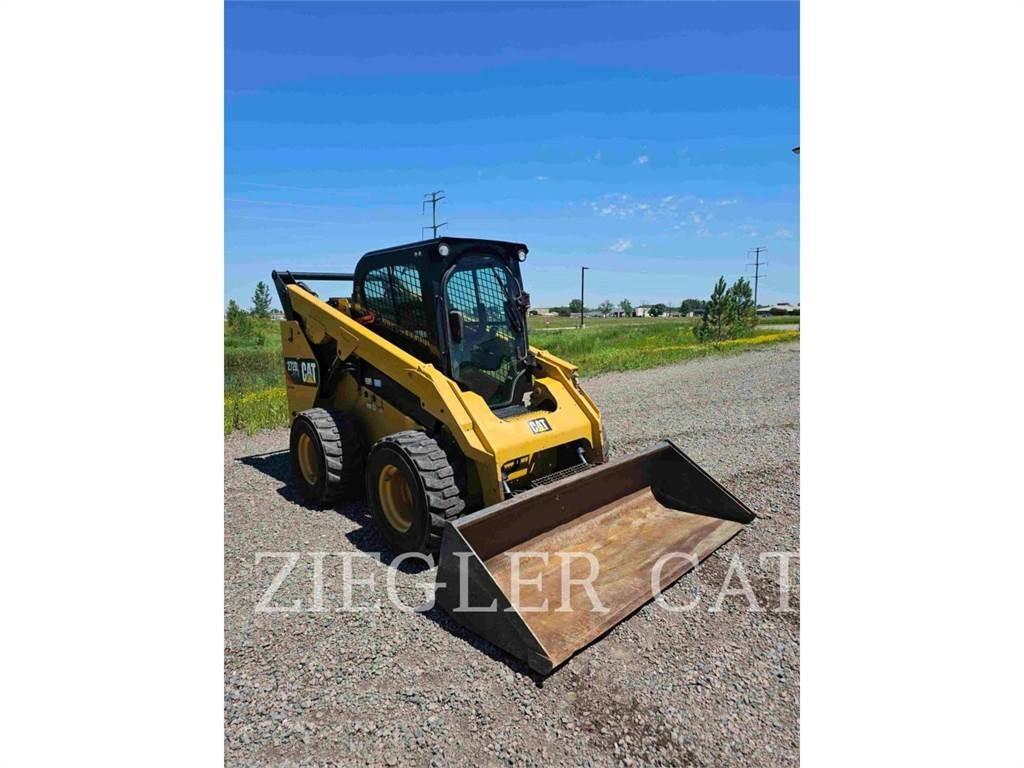 CAT 272D2 Minicargadoras