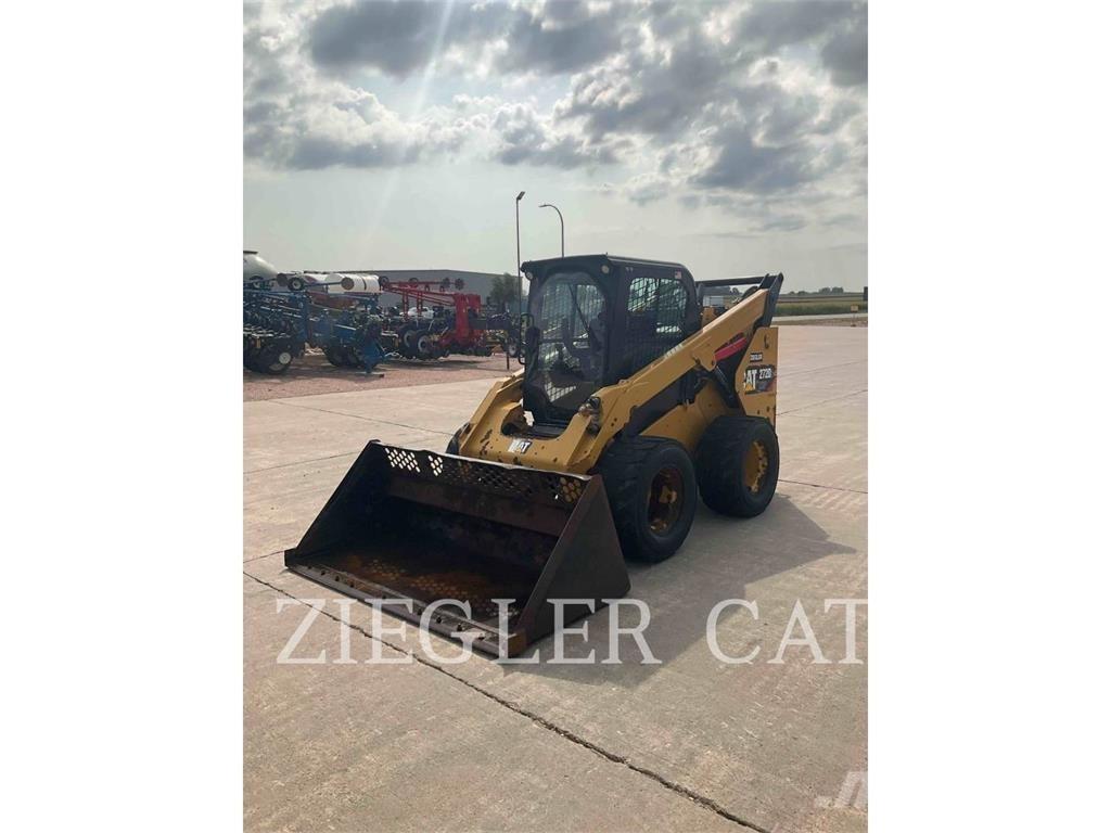 CAT 272D2 Minicargadoras