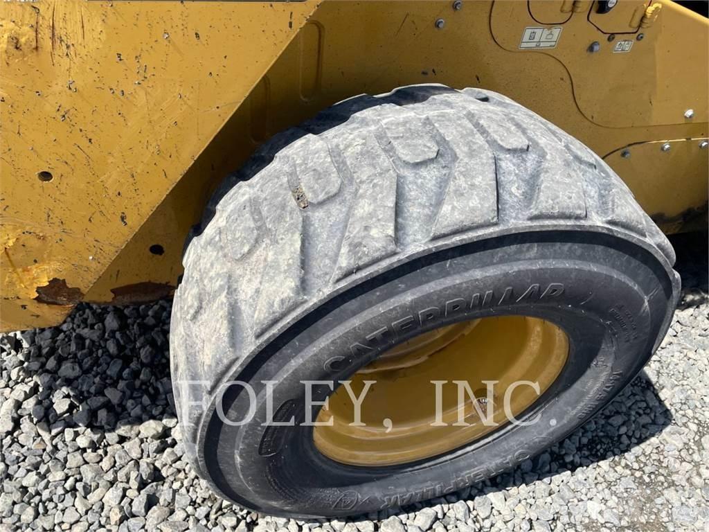 CAT 272D2XHP Minicargadoras