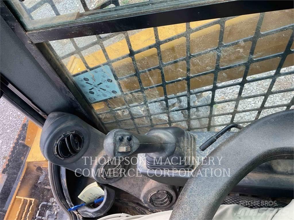 CAT 272D3 Minicargadoras