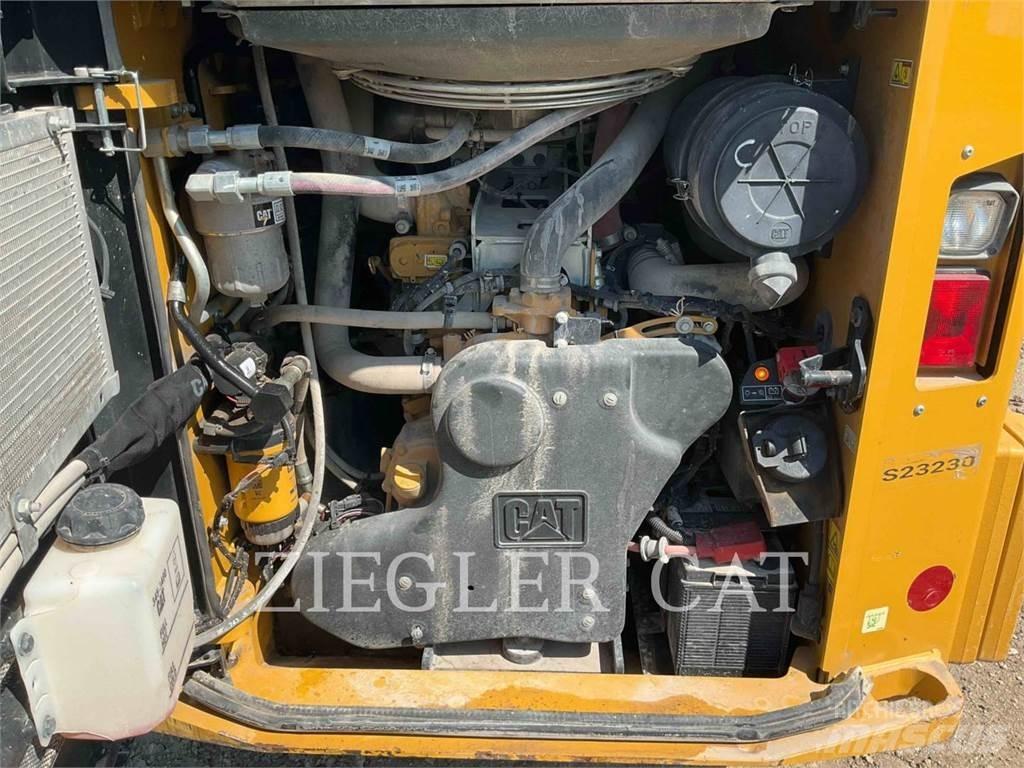 CAT 272D3 Minicargadoras