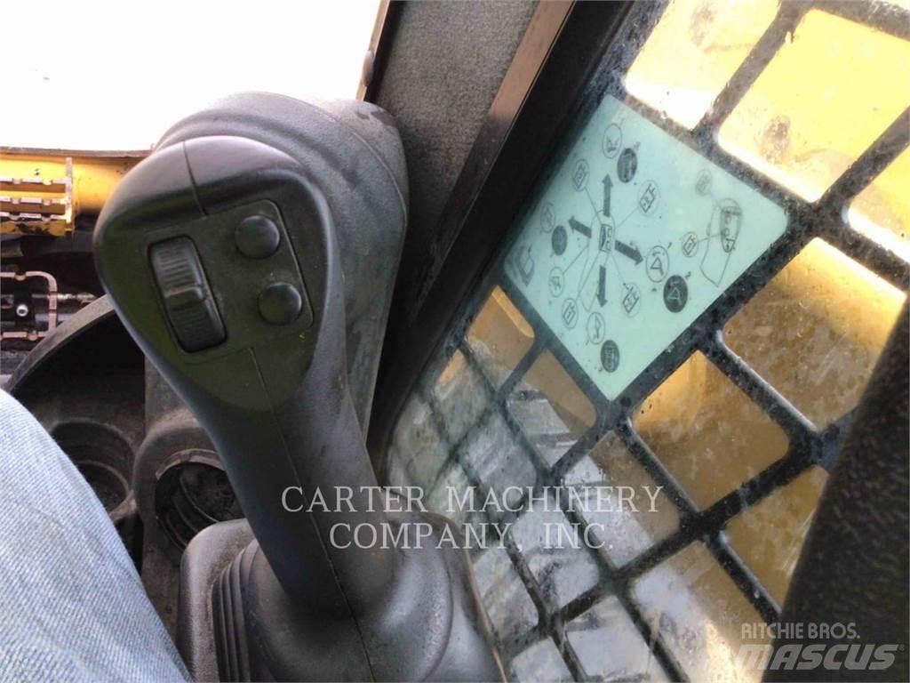CAT 272D3 Minicargadoras