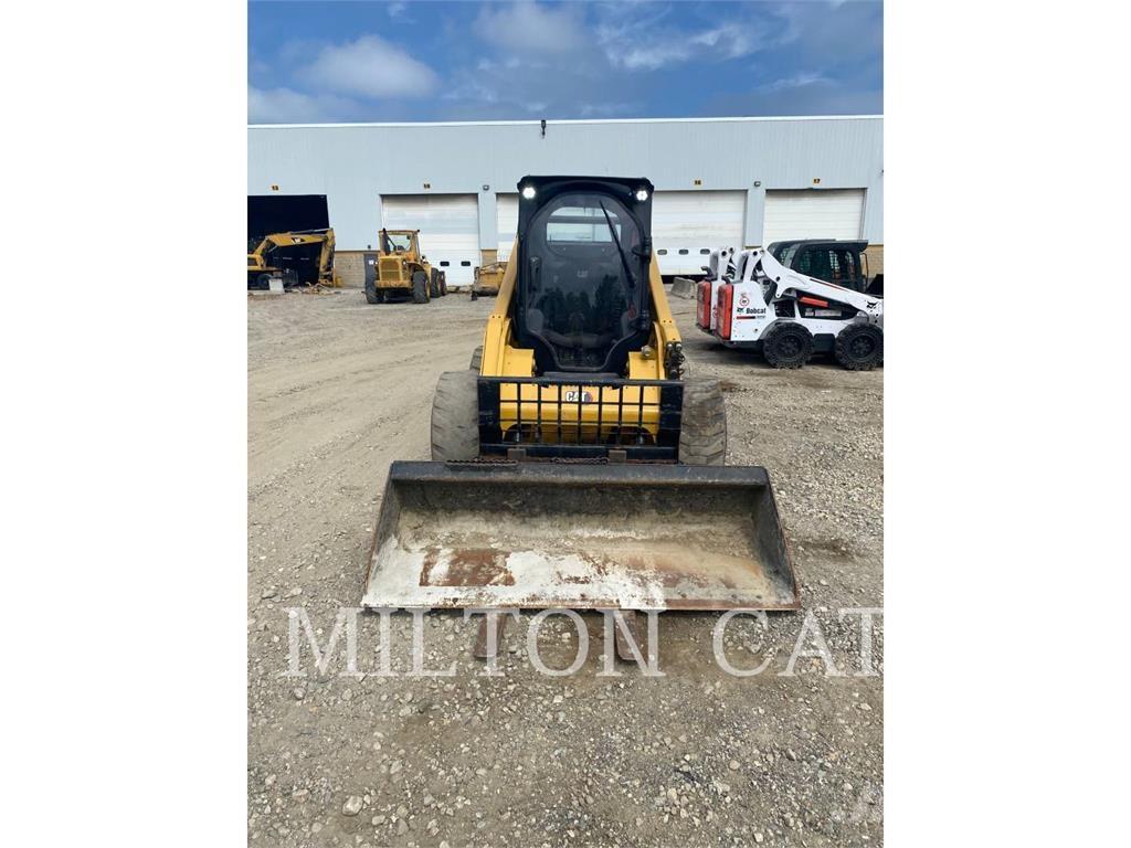CAT 272D3XE Minicargadoras