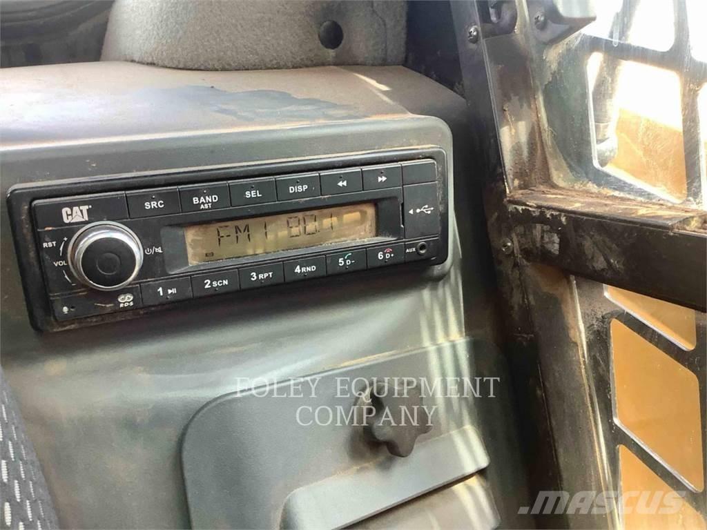 CAT 272D3XPS2C Minicargadoras