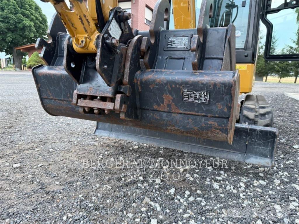 CAT 301.8 Excavadoras de cadenas