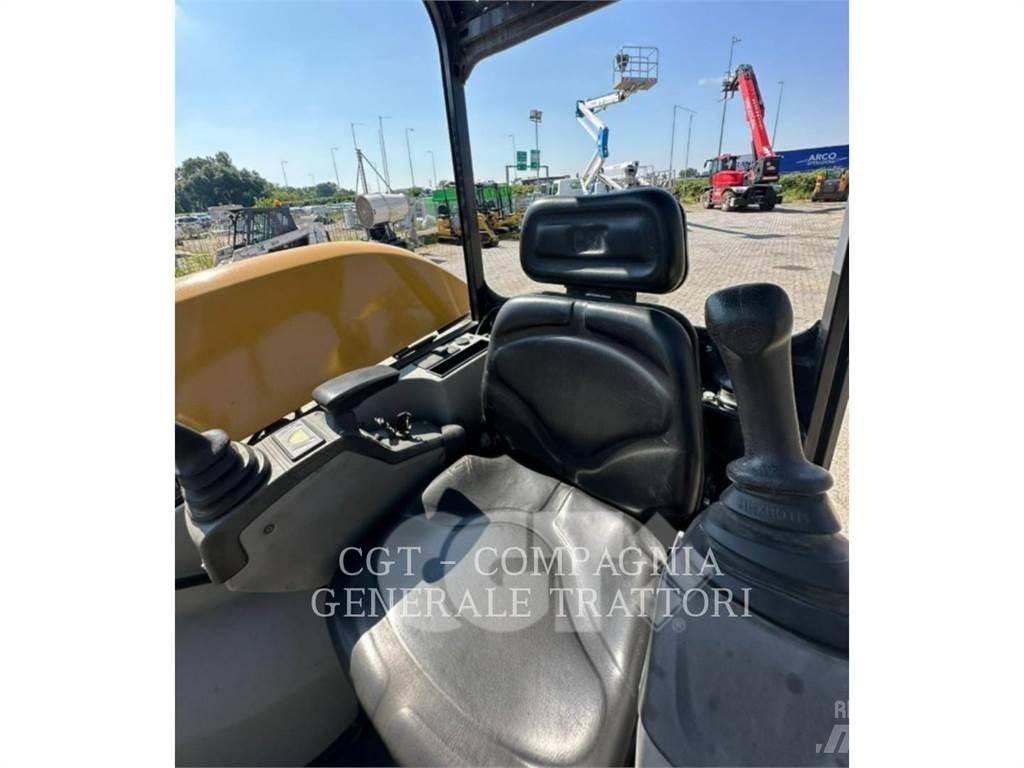 CAT 302.7DCR Excavadoras de cadenas