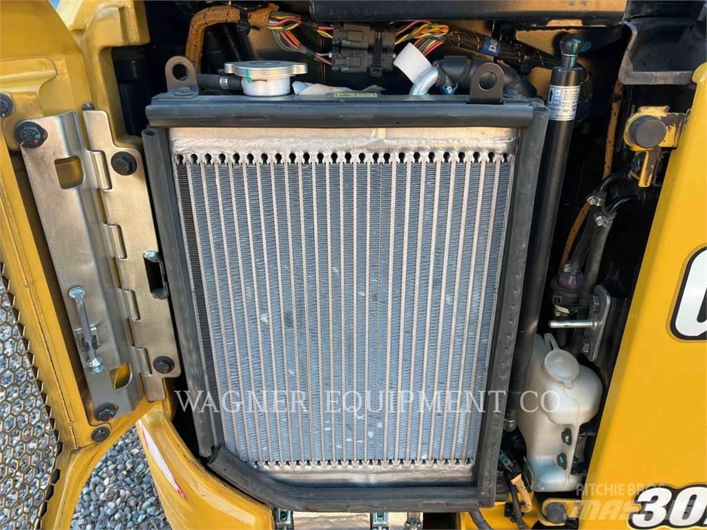 CAT 302 CR THB Excavadoras de cadenas