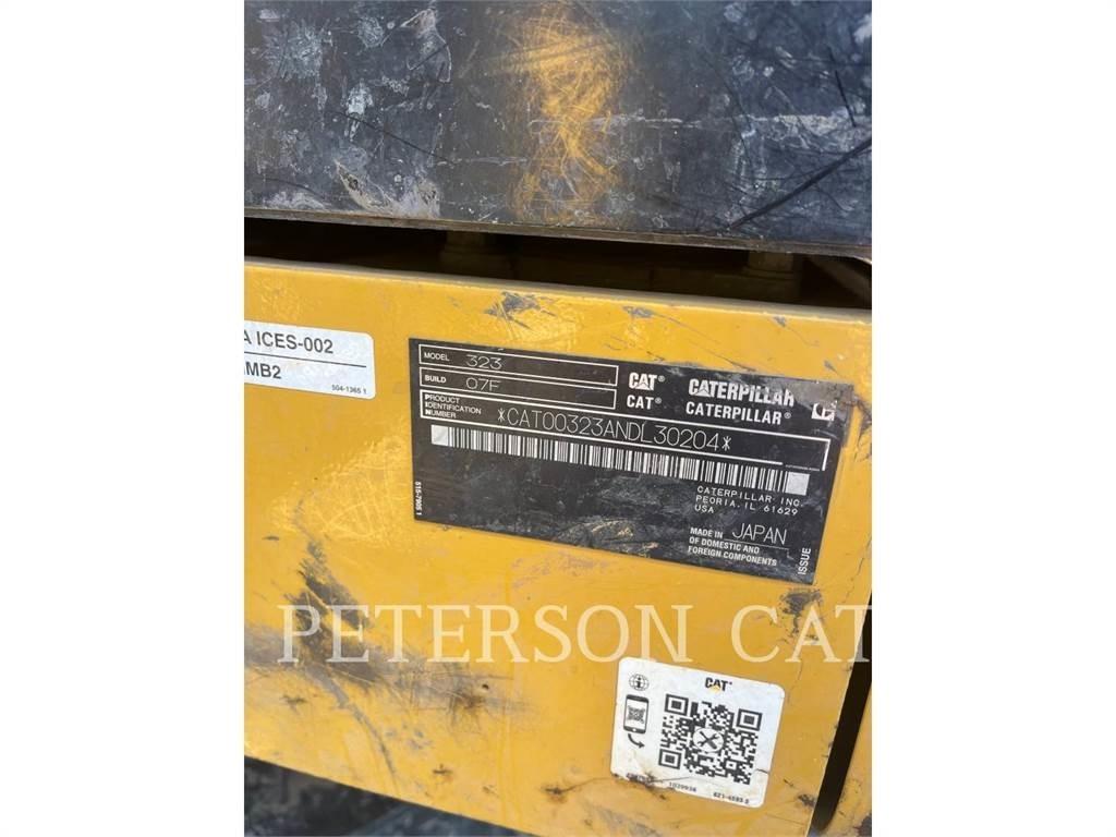 CAT 323 Excavadoras de cadenas
