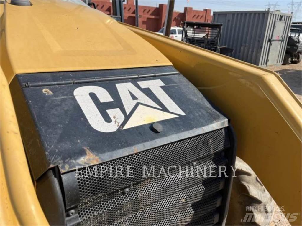 CAT 415F2 IL Cargadoras sobre ruedas