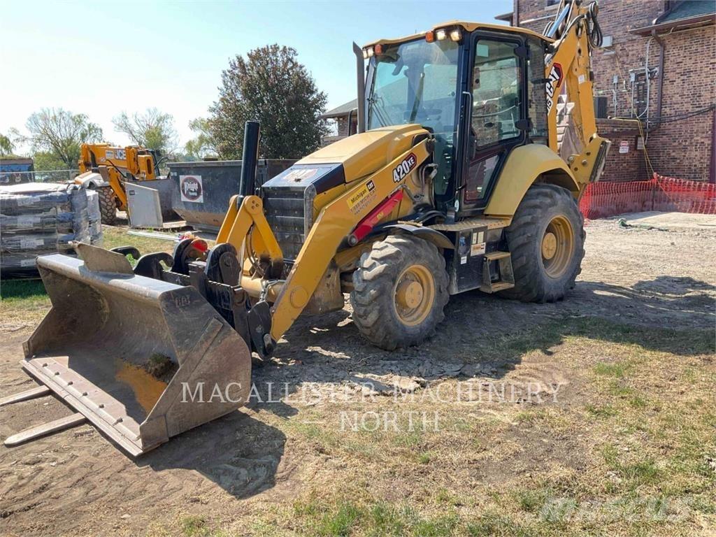 CAT 42007XE Retrocargadoras