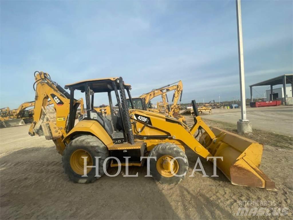 CAT 420F Retrocargadoras