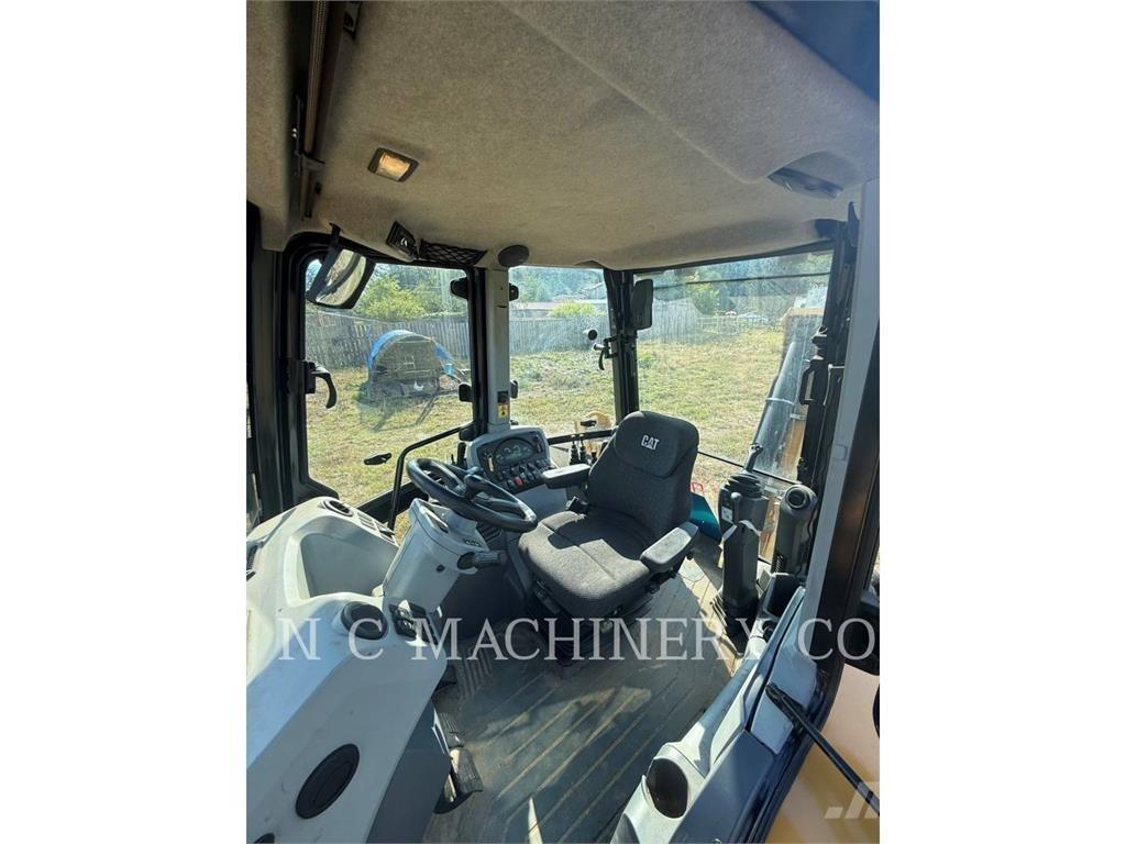 CAT 420F Retrocargadoras
