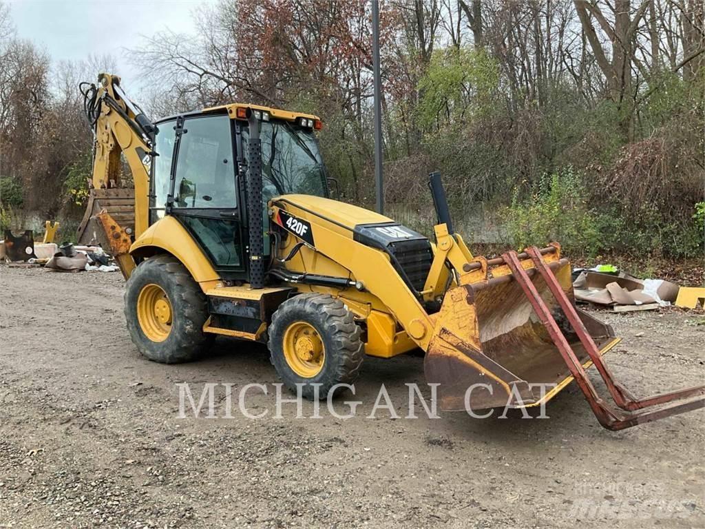 CAT 420F A Retrocargadoras