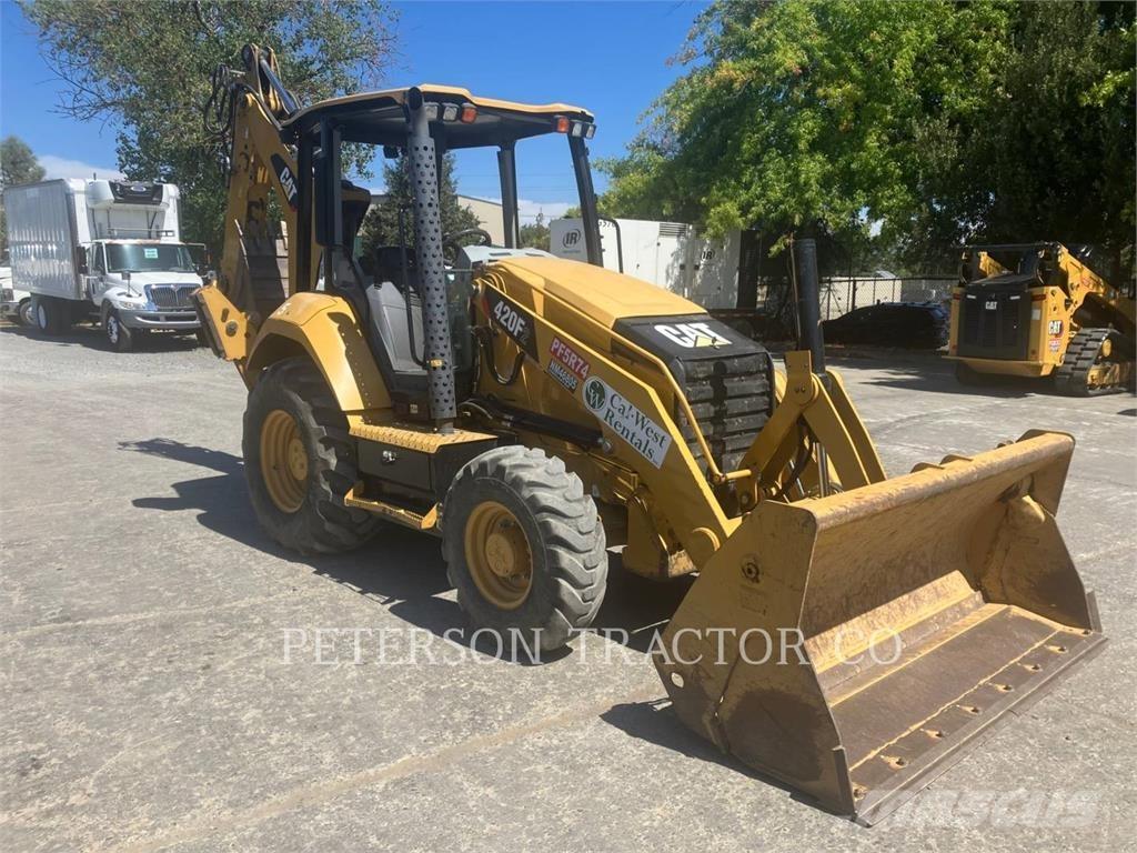 CAT 420F2 Retrocargadoras