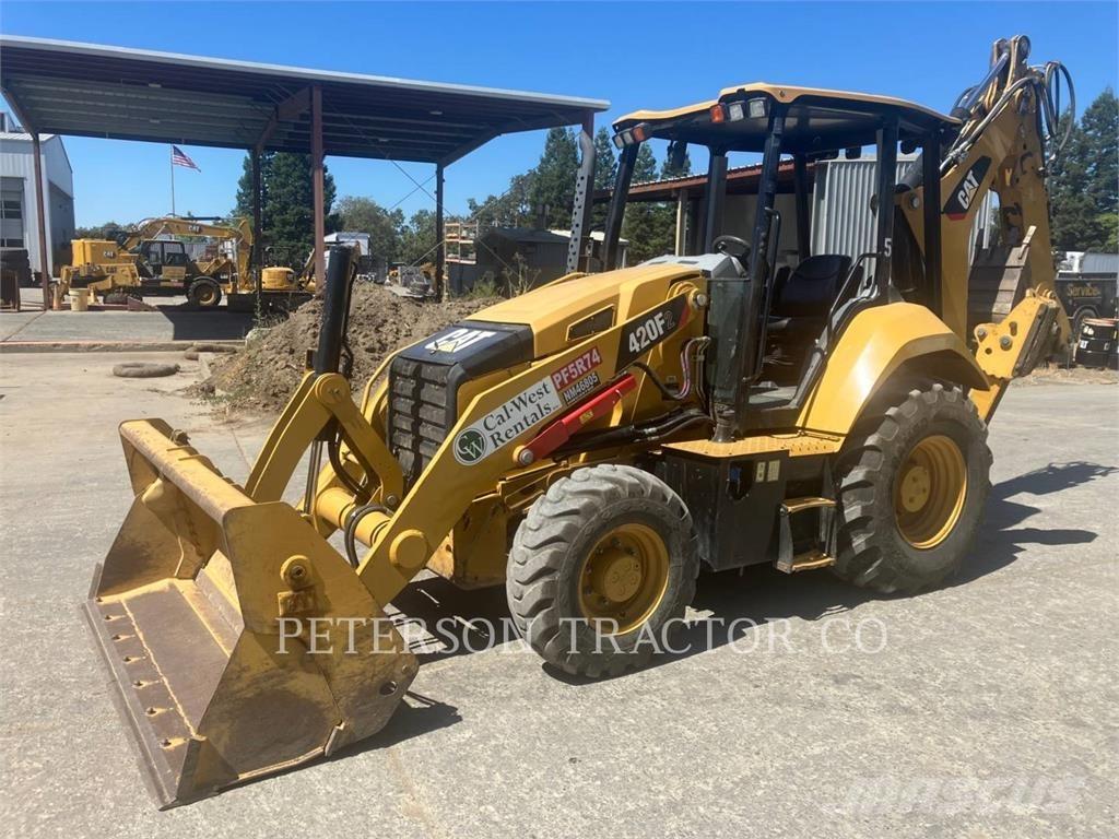 CAT 420F2 Retrocargadoras