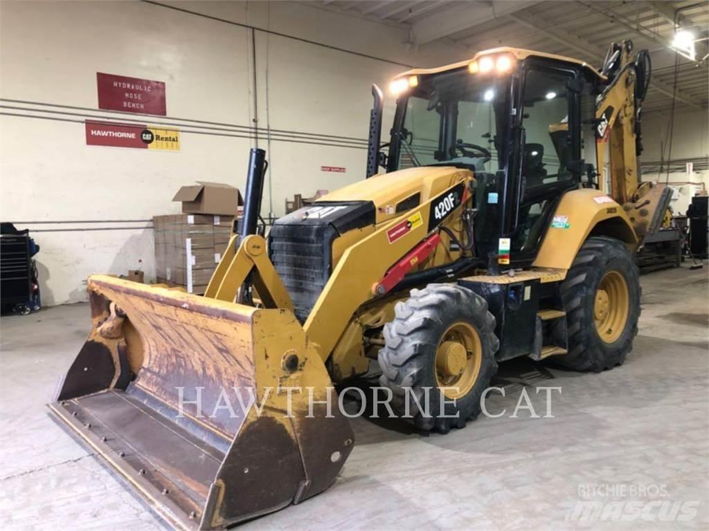 CAT 420F2 Retrocargadoras