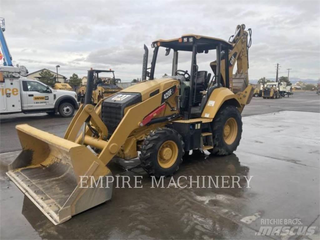 CAT 420F2 4EO Retrocargadoras