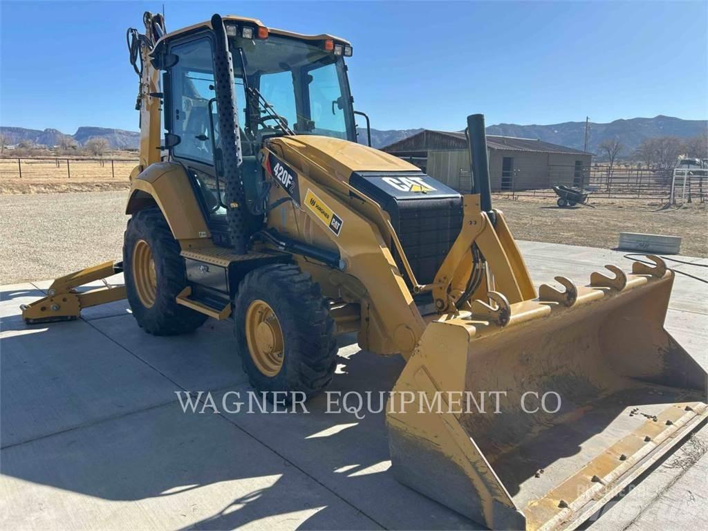 CAT 420F2 4WDE Retrocargadoras