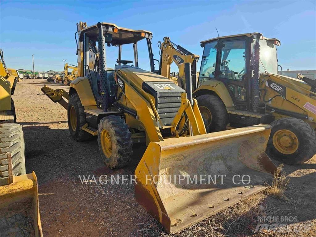 CAT 420F2 4WDS Retrocargadoras