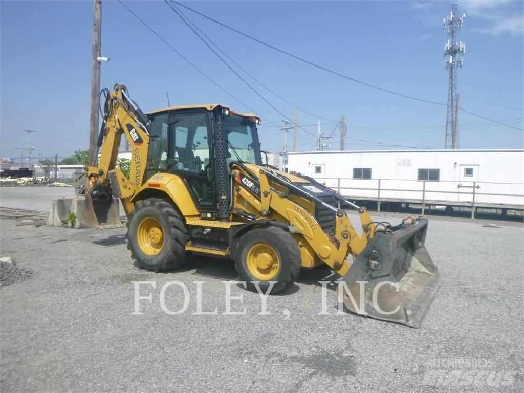 CAT 420F2IT Retrocargadoras