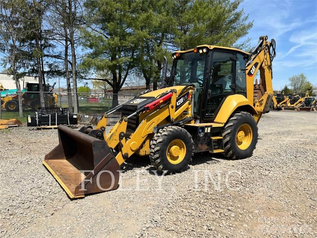 CAT 420F2IT Retrocargadoras