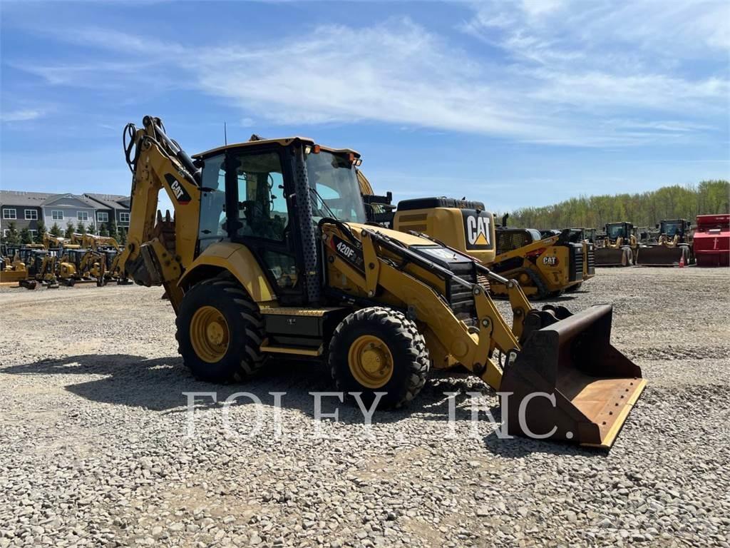 CAT 420F2IT Retrocargadoras