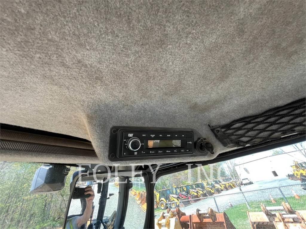 CAT 420F2IT Retrocargadoras
