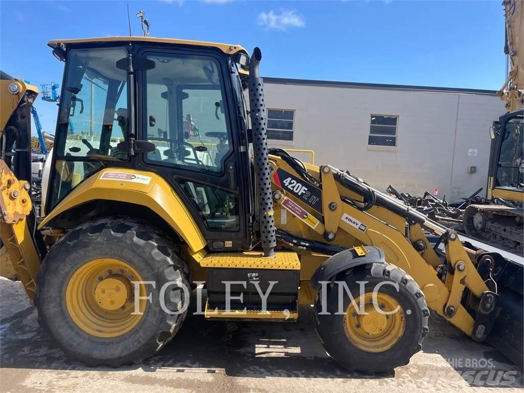 CAT 420F2IT Retrocargadoras